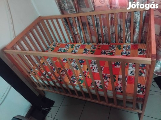 Eladó Kiságy matracal