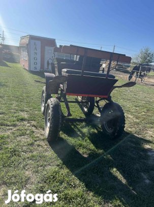 Eladó Kisebb-nagyobb ló után való Jártató 