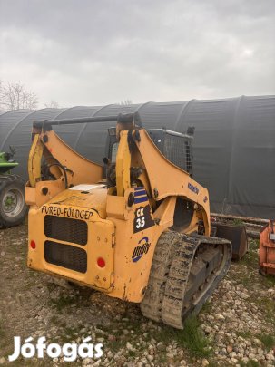 Eladó Komatsu Ck35 gumihevederes munkagép.