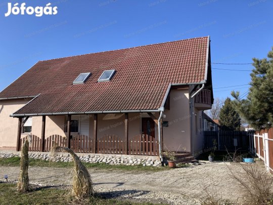 Eladó Kőtelken egy 198 nm-s családi ház