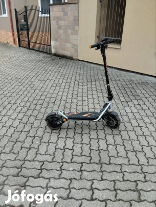 Eladó Kukirin A1 elektromos roller