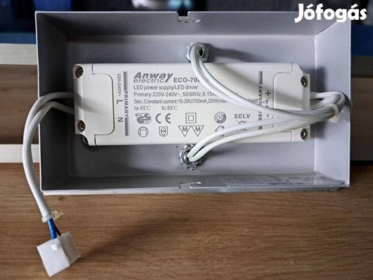 Eladó LED-es lámpa