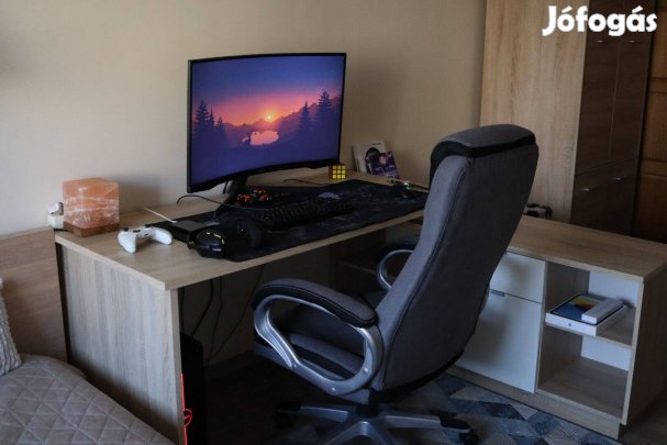 Eladó L alakú íróasztal