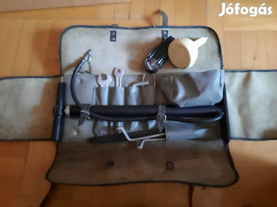 Eladó Lada táska, eredeti szerszámokkal