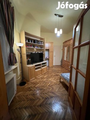 Eladó Lakás Akácfa utca