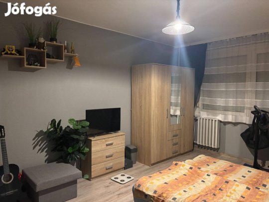 Eladó Lakás Mór Központjában Magánszemélytől!