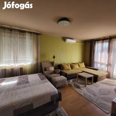 Eladó Lakás, Budapest 15. ker.