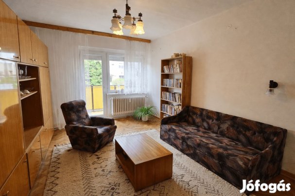 Eladó Lakás, Komló 25.500.000 Ft