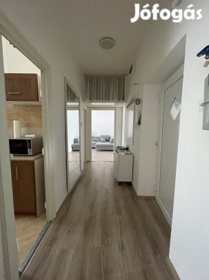 Eladó Lakás, Komló 30.000.000 Ft