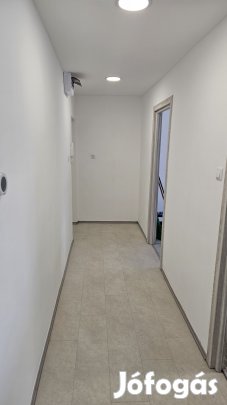 Eladó Lakás, Komló 34.400.000 Ft