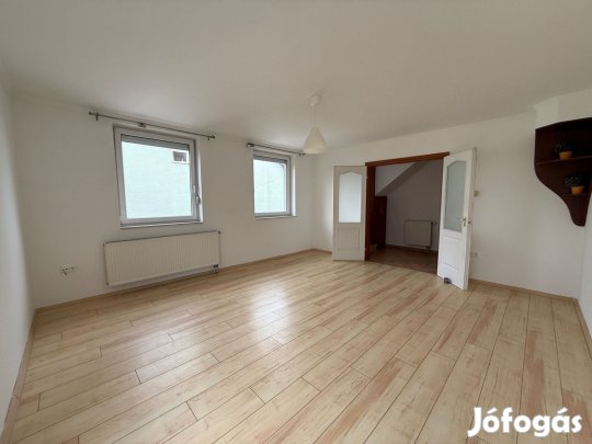 Eladó Lakás, Veszprém 75.000.000 Ft