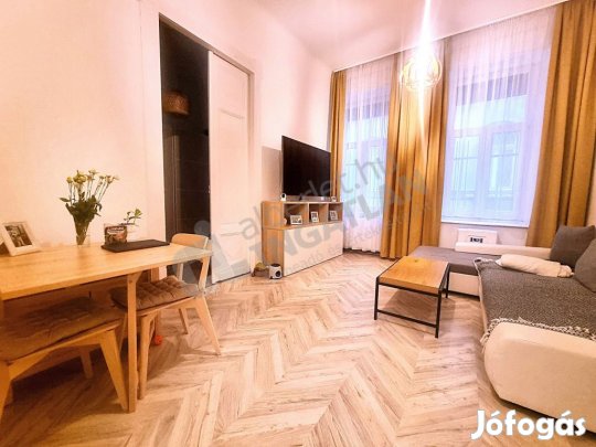 Eladó Ligetvárosban, István utca 46 m-es, felújított, 2 szobás lakás!