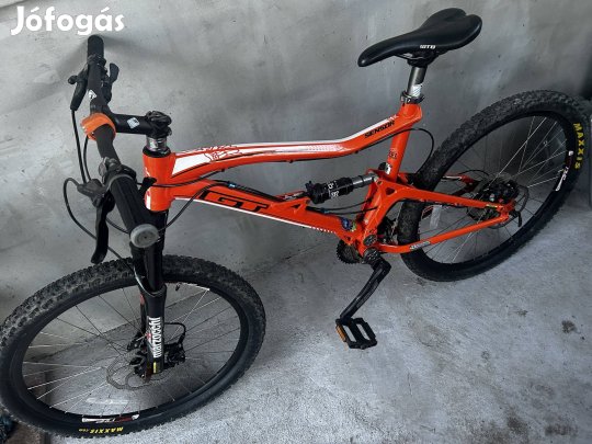 Eladó M -es méretű kerékpár