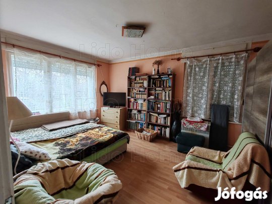 Eladó Marcaliban KÉTGENERÁCIÓS CSALÁDI HÁZ.