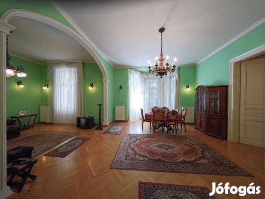 Eladó Mátyásföld ősparkjában egy ki kastélyszerű családiház