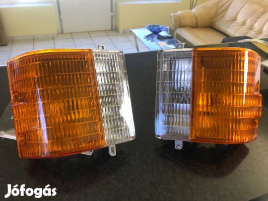 Eladó Mazda E2200 1997-2000 új irányjelző index lámpa