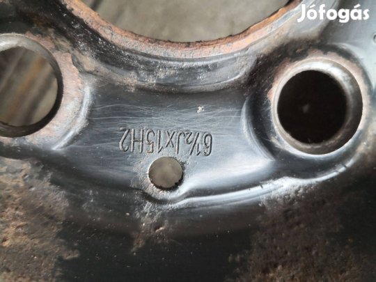 Eladó Mercédesz lemezfelni dísztárcsával. 15 col