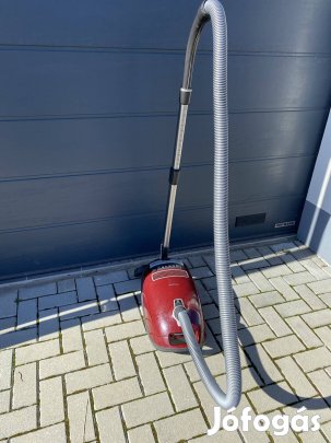 Eladó Miele Porszívó! 