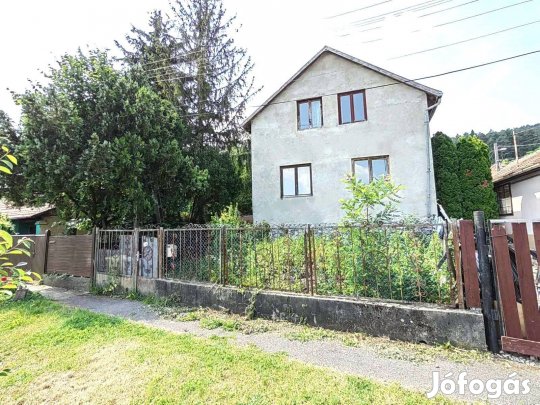 Eladó Miskolc Szervezet utcában tetőtér beépítéses 132 m családi ház