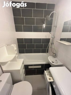 Eladó Miskolcon, a Vászonfehérítő utcában 1,5 szobás felújított lakás!