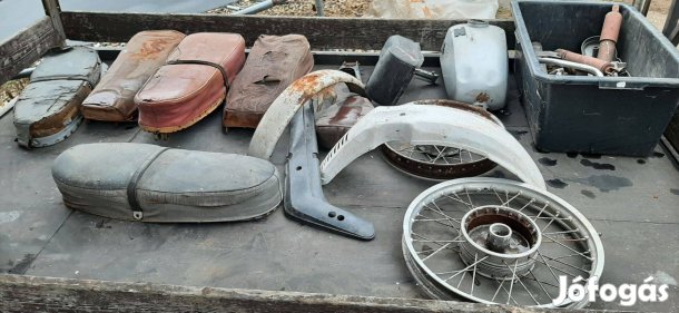 Eladó Mz pannonia stb. vegyes alkatrészek egyben. 18000 ft-ért