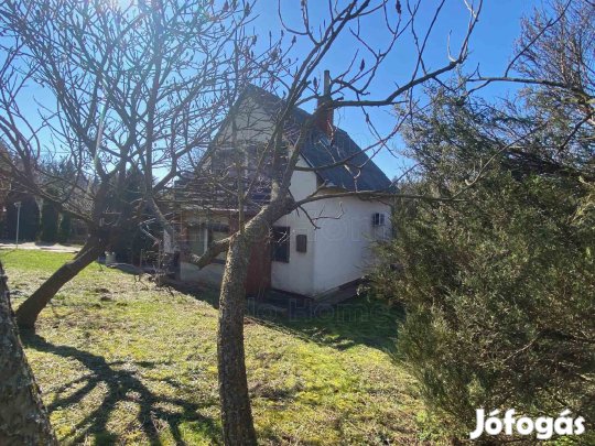 Eladó Nagykanizsaán a Csónakázó-tó közelében egy családi ház, kiváló