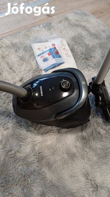 Eladó Nagyon megkimélt kitűnő állapotban lévő Samsung porszivó.