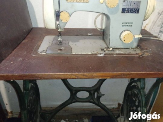 Eladó Naumann Singer öntöttvas állvánnyal