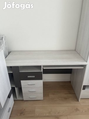 Eladó Next Asztal