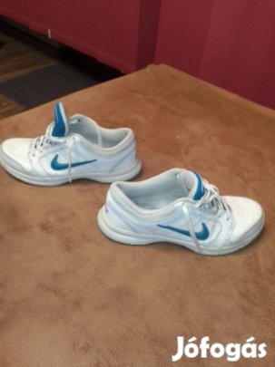 Eladó Nike cipő 38-as