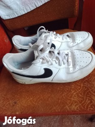 Eladó Nike cipő olcsón 