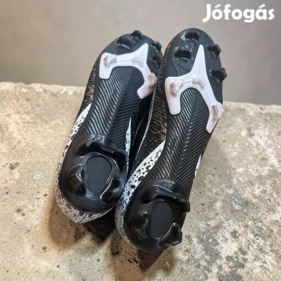 Eladó Nike foci csuka