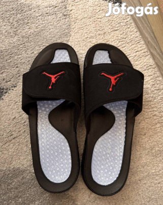 Eladó Nike hydro V új férfi papucs 46 méretben