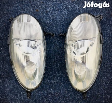 Eladó Nissan Micra K12 fényszóró 18000ftt/db. Bp/posta