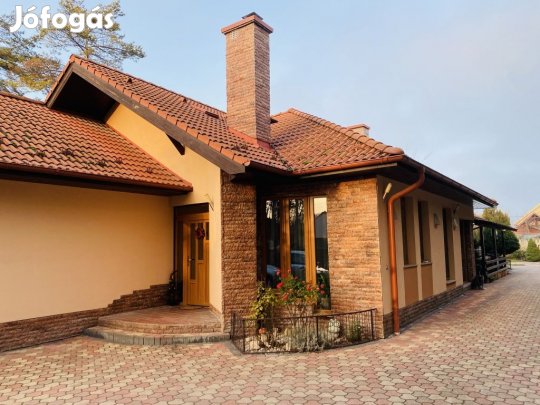 Eladó Nívós családi ház Inárcs
