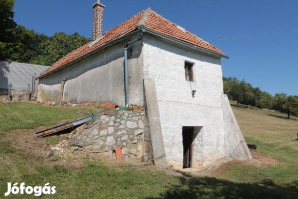 Eladó Nyaraló, Pécsely 45.000.000 Ft