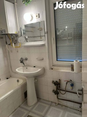 Eladó Nyírbogdányba egy 54 nm lakás+2 garázs!