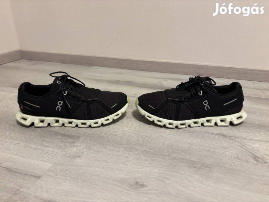 Eladó ON OC Cloud 42 fekete cipő 