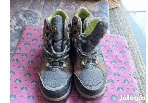 Eladó Olcsóbban 32 -s gyerek bakancs