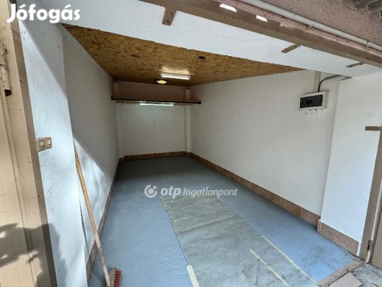 Eladó Önálló garázs, Szeged