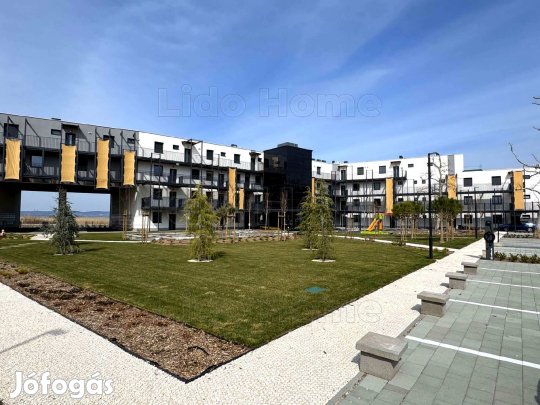 Eladó PANORÁMÁS vízparti üdülő Balatonszemesen