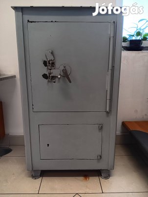 Eladó Páncélszekrény, két kulcsos zárral