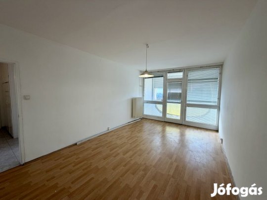 Eladó Panel lakás, Pécs Egyetemváros