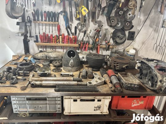 Eladó Pannónia megmaradt alkatrészek