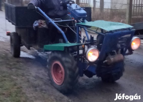 Eladó Pannónia motoros kerti traktor. 