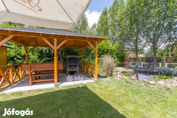 Eladó Panzió, Balatonfenyves