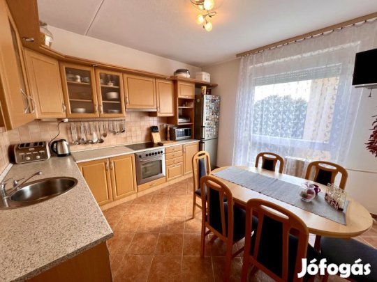 Eladó Pécs-Kertvárosi 67m2-es lakás