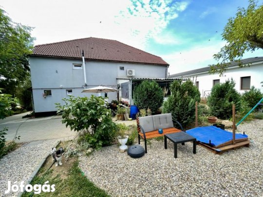 Eladó Pécs-Patacson 4 szobás társasházi téglalakás