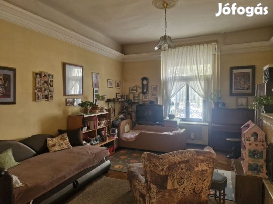 Eladó Pécs, Ispitaalja-i  polgári jellegű ház -105 millió Ft