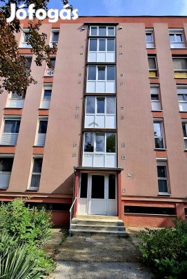 Eladó Pécs, Kertvárosi lakás